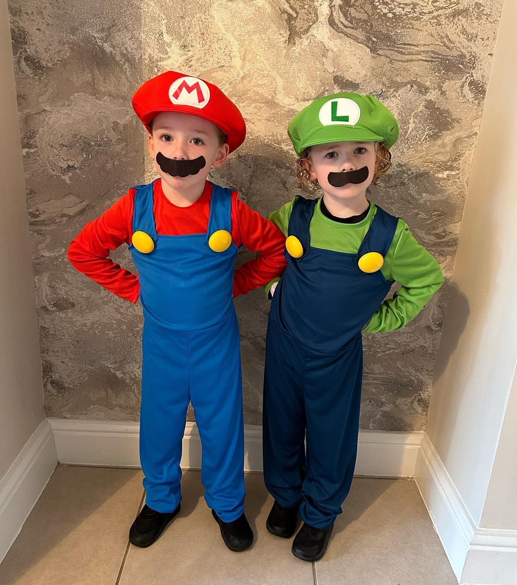 Carly_Flynn's tweet photo. World Book Day 📚
- Virgil Van Dijk
- Mario &amp; Luigi 
#WorldBookDay #virgilvandijk #Marioandluigi #Mario #Luigi https://t.co/8qxu8VV5TA