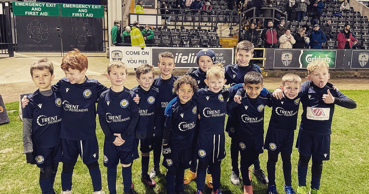 trentinstrument's tweet photo. Mapperley All Stars FC U7 sponsored by Trent Instruments. These lucky guys got to go on the pitch at Notts County last home game.
💪🏆⚽️
#fcu7 #trentinstruments #nottscounty #ourteam #teamgoals #kidswinning #nottingham https://t.co/OGSLbULZeK