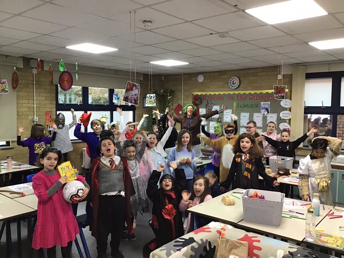 st_michaels_ham's tweet photo. Year 4 are all set for World Book Day! 
#WordWorldBook #SMITHreading https://t.co/s3EceZDQ75