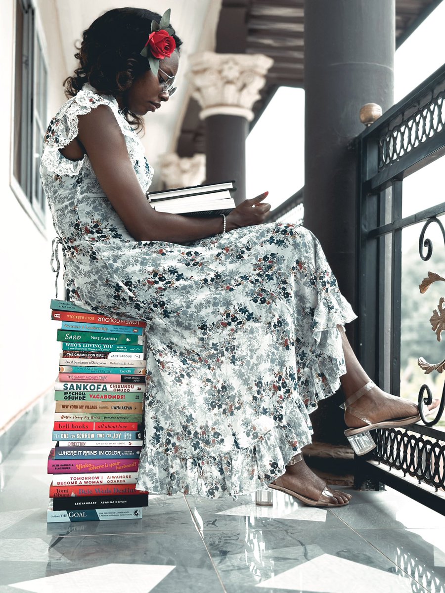 I choose to sit pretty 😍 with my books 📚