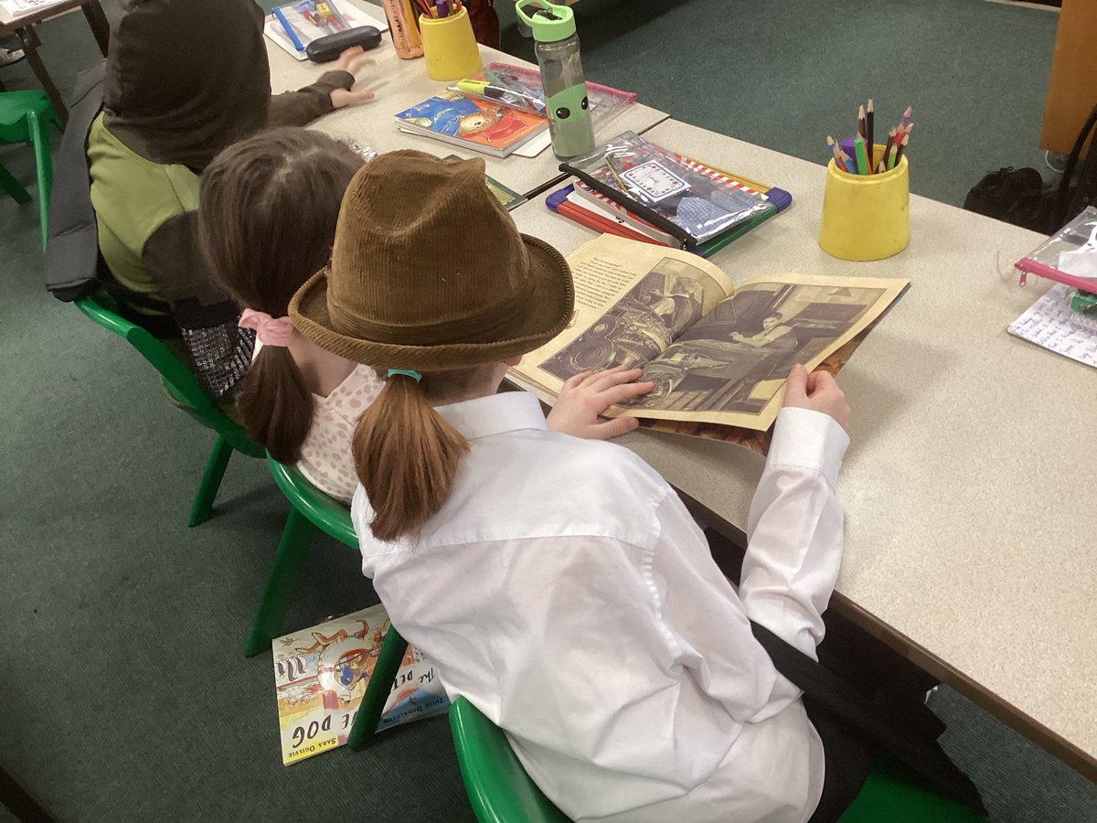 HorwichParishCE's tweet photo. Year 5 have been reading with their year 2 buddies as part of World Book Day #hpy5 #hpy2 #WorldBookDay2023 https://t.co/KbhBQ47XIS