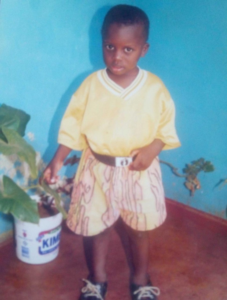 RfcKabras's tweet photo. Guess Who?
A St. Peter's Mumias alumnus.🏫
Ametulia sana na ball in hand 💆🏾♂️.
Hint: He's still tiny 😜
#KabrasSugar
#KenyasSweetest
#Tbt
#PlayoffsWeekend https://t.co/pW1OWe4lwq