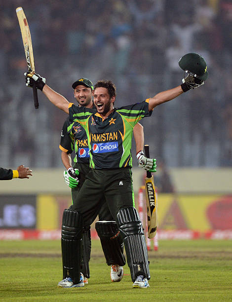 TEAM_AFRIDI's tweet photo. #OnThisDay in 2014,
Pakistan ๐ต๐ฐ vs India ๐ฎ๐ณ #AC2014
Shahid Afridi vs Ravi Ashwin
Pakistan won by 1 wicket, Shahid Afridi smashed 2 consecutive sixes against Ashwin in last over, and won match for his side. #Memories https://t.co/AuvHVDgHwT