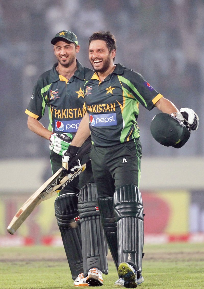 TEAM_AFRIDI's tweet photo. #OnThisDay in 2014,
Pakistan ๐ต๐ฐ vs India ๐ฎ๐ณ #AC2014
Shahid Afridi vs Ravi Ashwin
Pakistan won by 1 wicket, Shahid Afridi smashed 2 consecutive sixes against Ashwin in last over, and won match for his side. #Memories https://t.co/AuvHVDgHwT