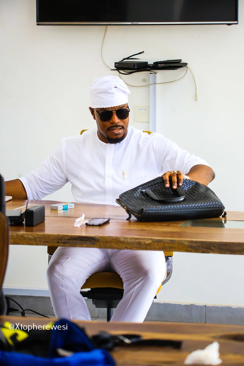 Sports_Doctor2's tweet photo. GBADEBO RHODES-VIVOR

EDUCATIONAL PROFILE
- Chrisland School (Lagos)
- Ecol Artive Berlin (Paris)
- University of Nothingham
(BSc Architecture)
- MIT 
(MSc Architecture)
- University of Lagos 
(MSc Research &amp; Public Policy)

He achieved all this before age 27!!!
He is 39yrs now. https://t.co/3jh6H4omZK