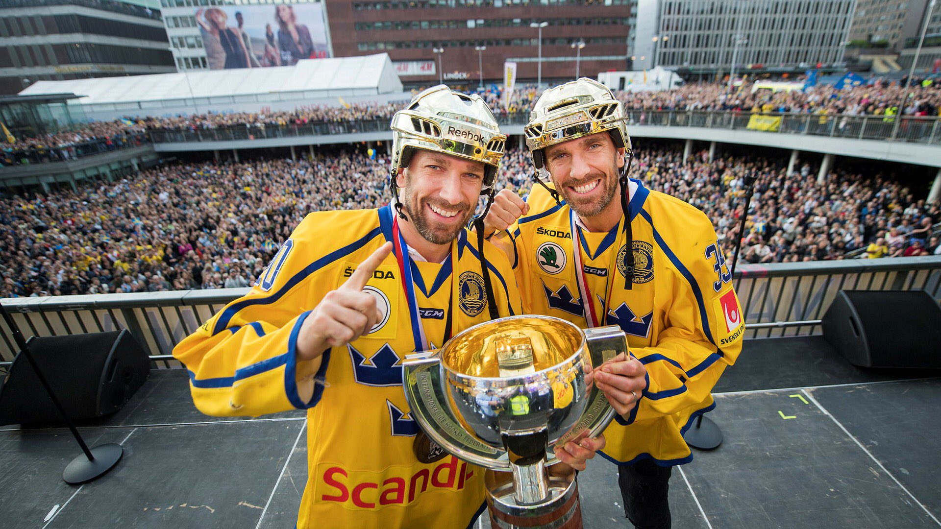 Happy birthday to the people who got me into ice hockey as a little kid, joel and henrik lundqvist  