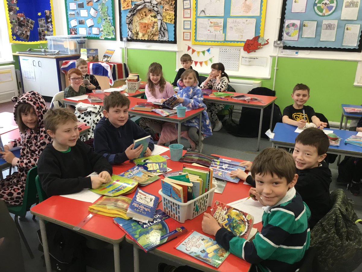 StCuthsCLS's tweet photo. Year 3 have made a brilliant start to their World Book Day Scavenger Hunt!!! #worldbookday #reading #readingisrun https://t.co/x8yWtz5v1q