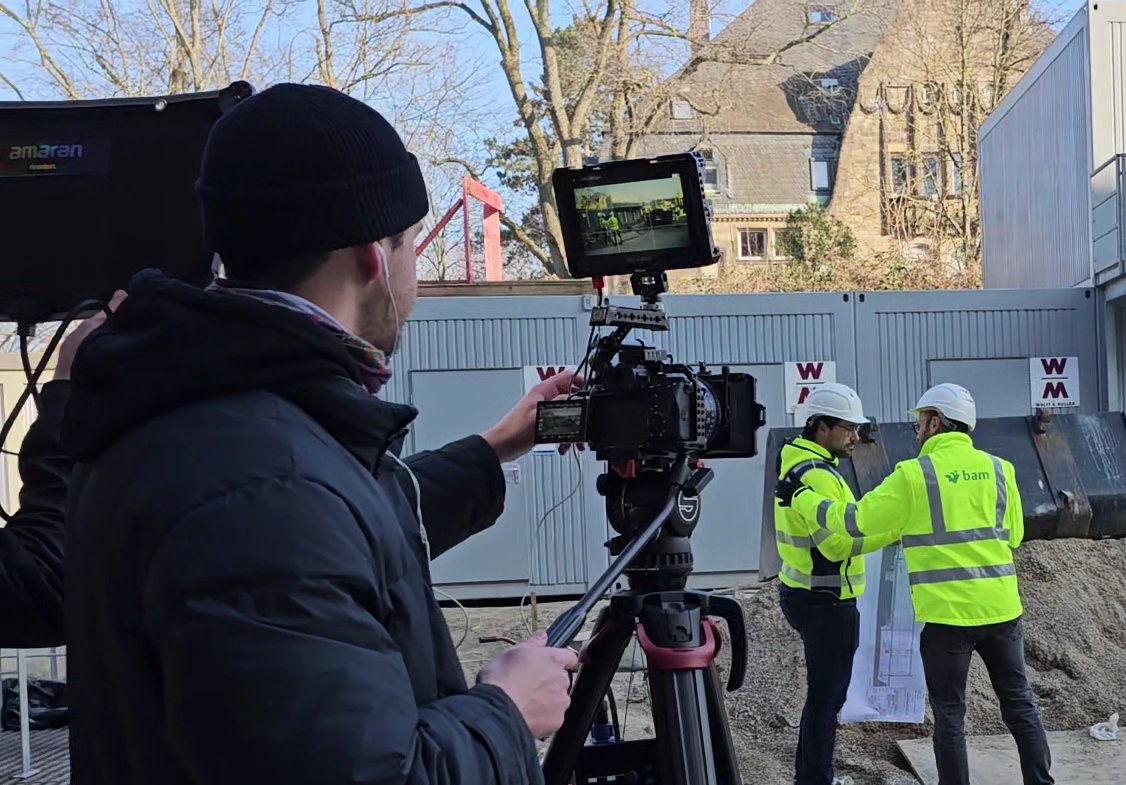 Letzte Woche fand unser SDaC-Videodreh statt. In diesem Video gehen wir genauer auf die SDaC-Plattform ein und erklären, wie Unternehmen von dieser profitieren können. Stay tuned…
Schaut auf unserem LinkedIn-Kanal vorbei für mehr Material :)