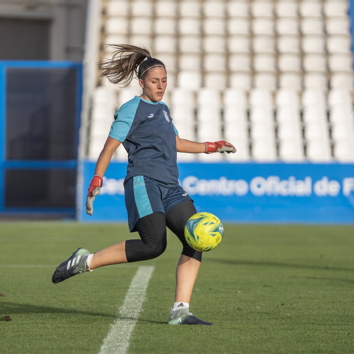 CDLeganes_Fem's tweet photo. 🙌 ¡Bueeeeenos días, pepineros! 

🔛 ¡Vamos que ya se acerca el fin de semana y eso significa que solo quedan 2️⃣ días para que ruede el balón! ⚽️🤩 #LeganésFemenino 🤍💙 https://t.co/qEAdwkO1xg