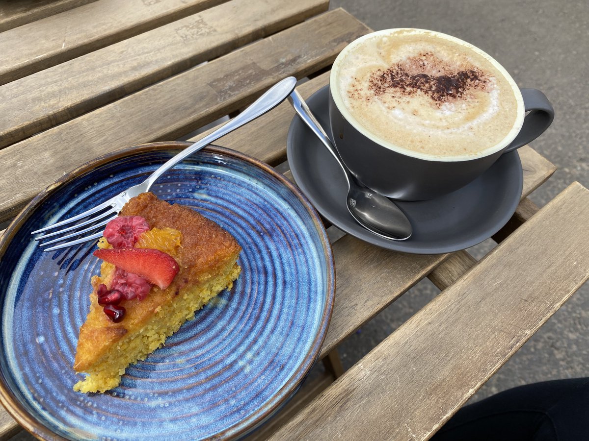 Coffee and cake is one life’s great joys ☕️ 

#happinessinsimplicity