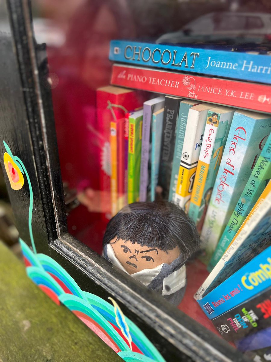 leedslillibrary's tweet photo. Tilly with her #WorldBookDay2023 potato dressed as May Wong from Murder Most Unladylike.
At the Tree of Life library by @JacksterFleming :)
#MinistryOfUnladylikeActivity
#takeabook #leaveabook https://t.co/sUblucmAEI