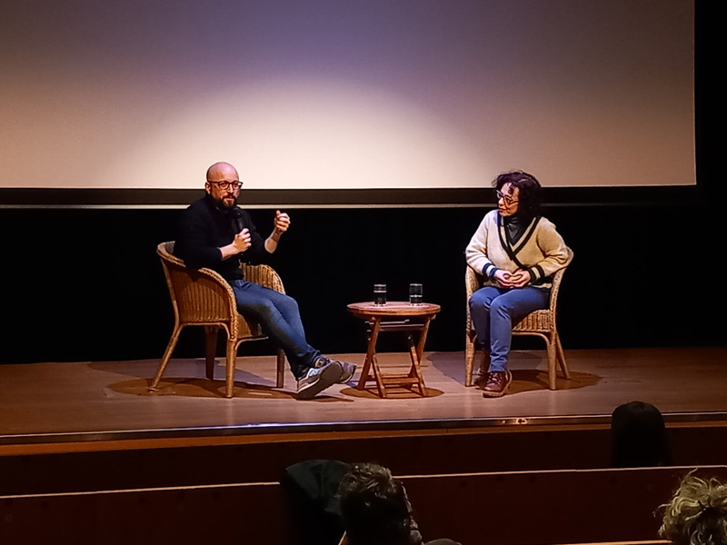 cineyderechos's tweet photo. Ayer, #AitaMari sobrecogió al público, pero también fue clarificadora y positiva (el viejo "la unión hace la fuerza", que a veces se nos olvida). Muchas gracias a #JaviJulio por acompañarnos en la sesión #CineyDDHHZgz https://t.co/xGjeHrX4EZ
