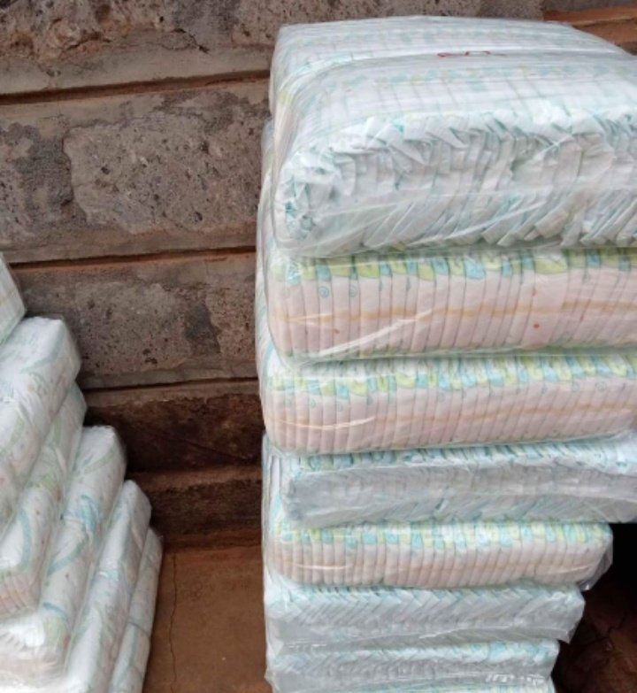 Goddie_Ke's tweet photo. Nigeria set to spend half it's budget to buy diapers for its president
#KenyaVsNigeria https://t.co/klZXRnjZPB