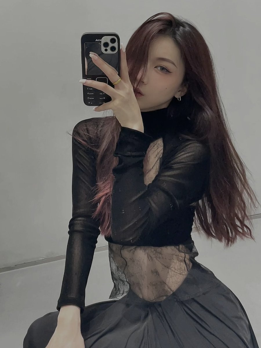April1stism's tweet photo. ✨TCG闪光少女 对镜拍打卡✨
👀来猜猜以下哪条是真的
1⃣️洋酒能吹瓶喝
2⃣️高三数学146
3⃣️最高纪录60个小时不睡觉
@TurtlecaseGang
#TurtlecaseGang
#TCG
#闪光少女
#BlinkyGirls
#TurthorLie
#selfie https://t.co/oHP4MWTLQ5