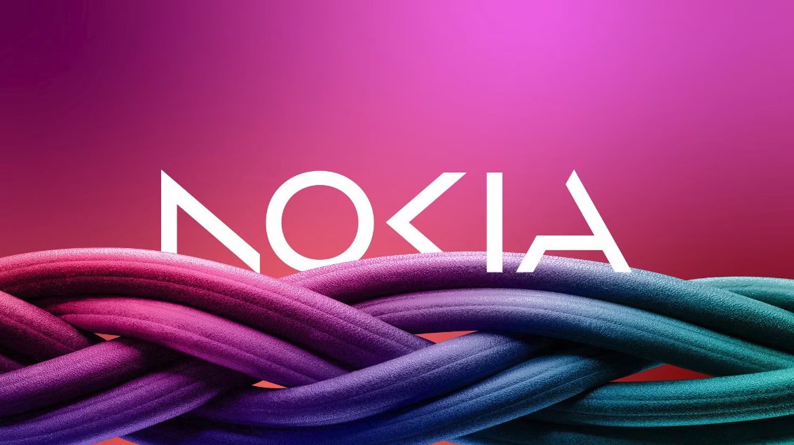 Gaalan_Raquel's tweet photo. @graffica_info @aulaCM @FerRubioA Como vemos, el cambio es amplio:

✒️Tipografía actualizada y (casi) abstracta, siguiendo la misma línea de #Bankia o #Kia

🎨Nueva gama de colores en donde el azul sigue presente

🗣️Tono de voz moderno y juvenil, a pesar de ser una marca longeva https://t.co/M2MQvTCf7o