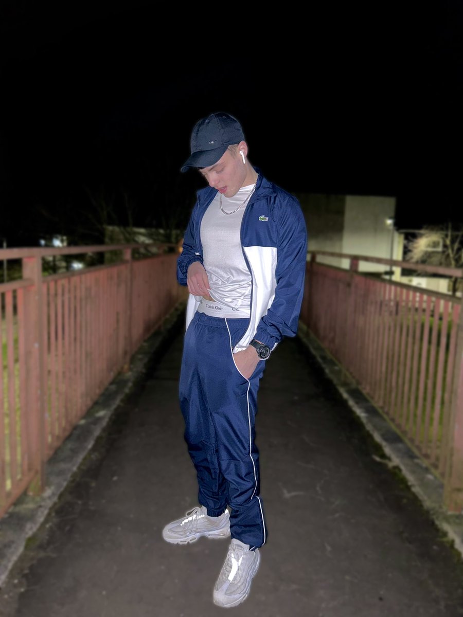hornyglasgboy's tweet photo. RT if you like chavs https://t.co/6MF0yQt5Pg