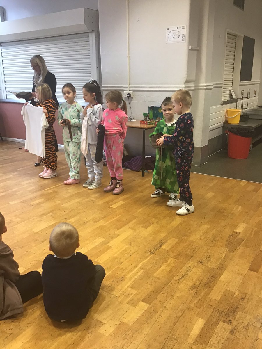 ABCPschool's tweet photo. #WorldBookDay2023 #KS1 #Class2K had a visitor from the smartest giant in town! https://t.co/sZt4b4Tief