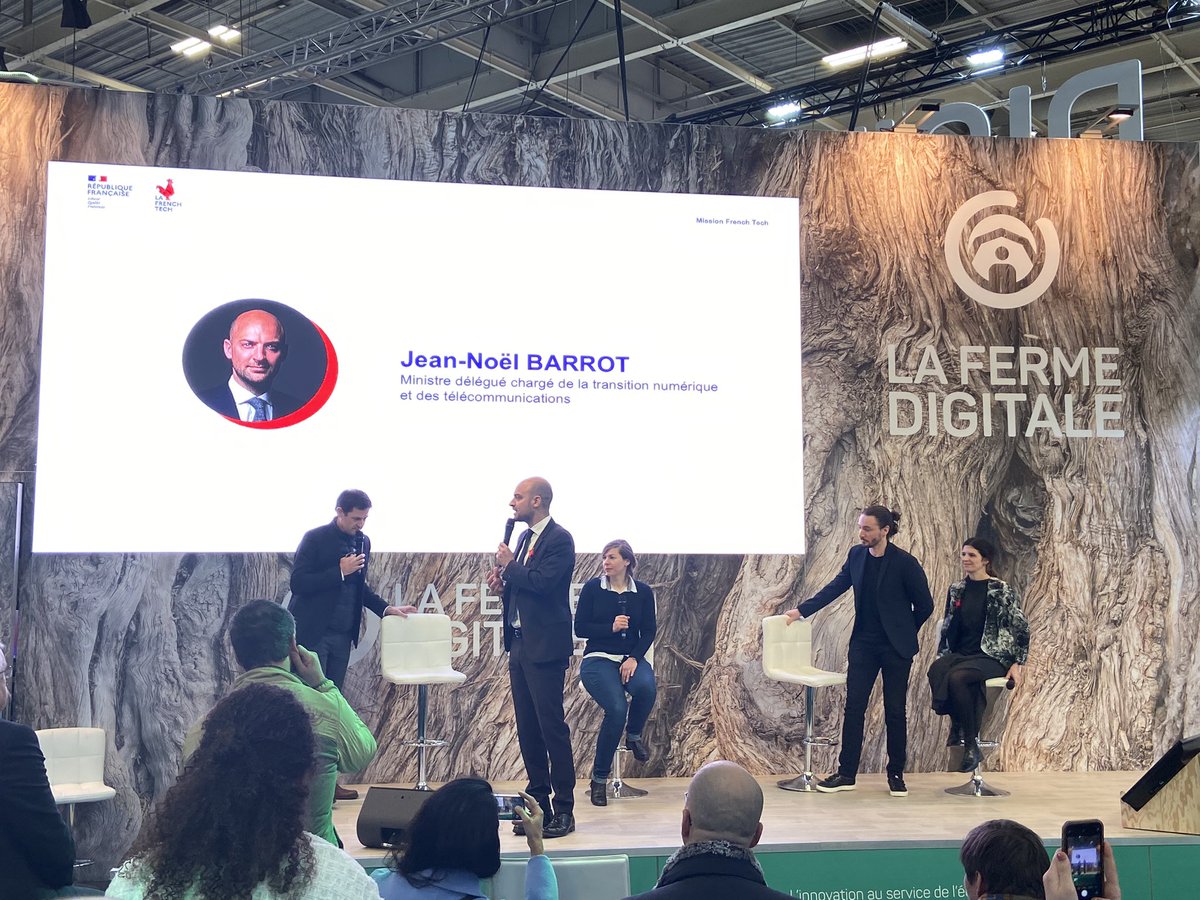 Jean-Noël Barrot, ministre de la transition numérique sur le stand <a href="/FermeDigitale/">La Ferme Digitale</a> : « l’écosystème agritech a grandi très largement grâce à la mobilisation de la ferme digitale #SIA23 <a href="/jerlr/">Jerome LE ROY</a> <a href="/florianbreton/">☰ Florian BRETON</a>