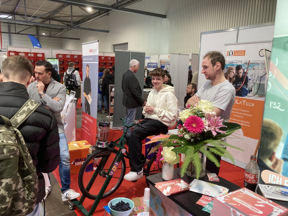 SchueLaTech's tweet photo. Werbung für das Lehramtsstudium an der Professur für Ingenieurpädagogik und Didaktik der technischen Bildung auf der Chance 2023 in Halle
#MagdeMINT #Weltenretter @OVGUpresse https://t.co/azYTJlxEsp