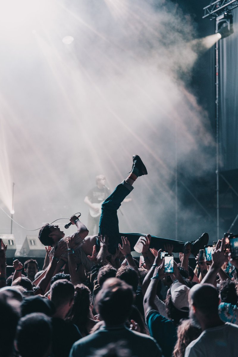 8santigar tweet media