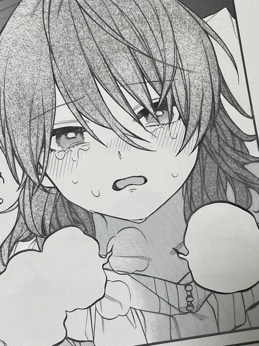 拡大で撮ったらスマホの影映らないことを教えてもらって強くなったこともあり、更新の間開いちゃう時にせめて原稿の写メあげたい気持ち……
トーン貼ってからのが良いとかペン入れのみが良いとか下書きみたいとかあったら教えてください🙇‍♀️ 