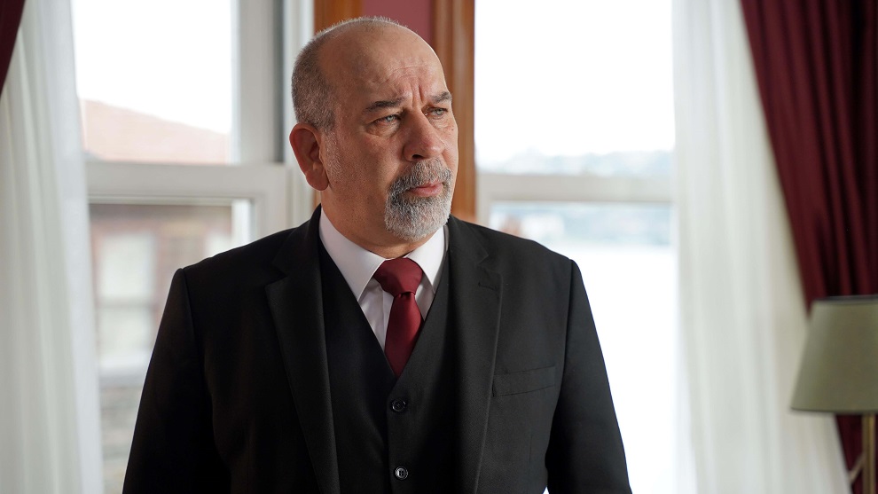 #Yalıçapkını dizisinde akış mutlu çiftlere doğru. Yeni bir şip ilan ediyorum. Biri evde, biri işte Halis Ağa'nın iki yakın iş arkadaşı olmaları ile tanıdığımız: Mehveş ve Latif. Dediydi dersiniz. 👏👏 #1sttweet 😄