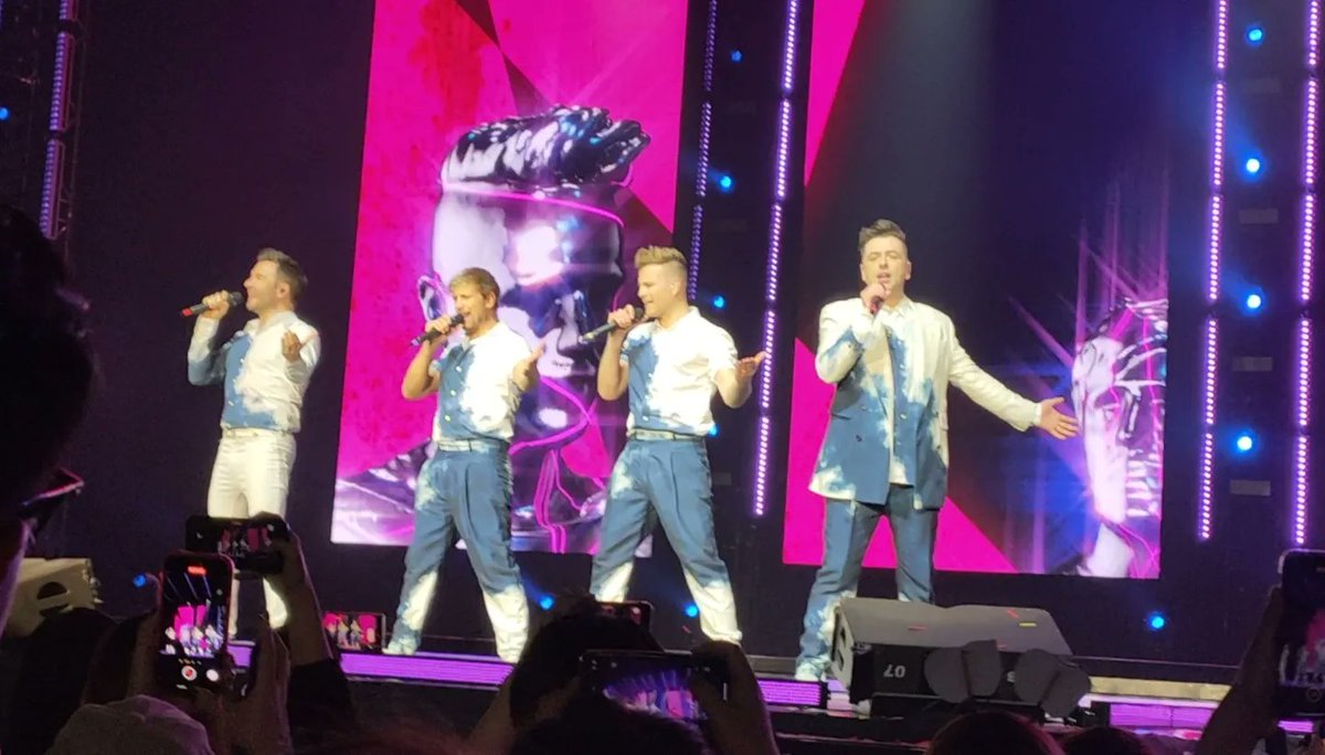 $awChJ.🐧 tweet media