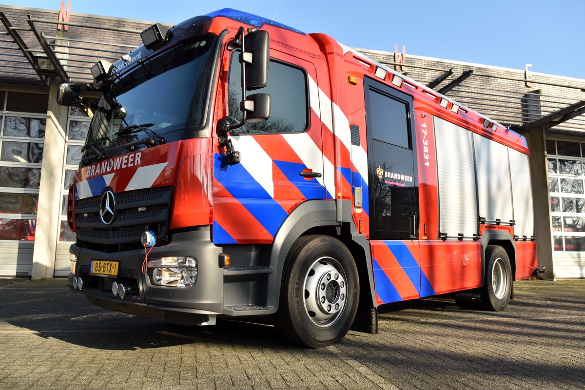 Just arrived! 🚒 De nieuwe tankautospuit van <a href="/Brw_Ridderkerk/">Brandweer Ridderkerk</a> | arjandenbesten.nl