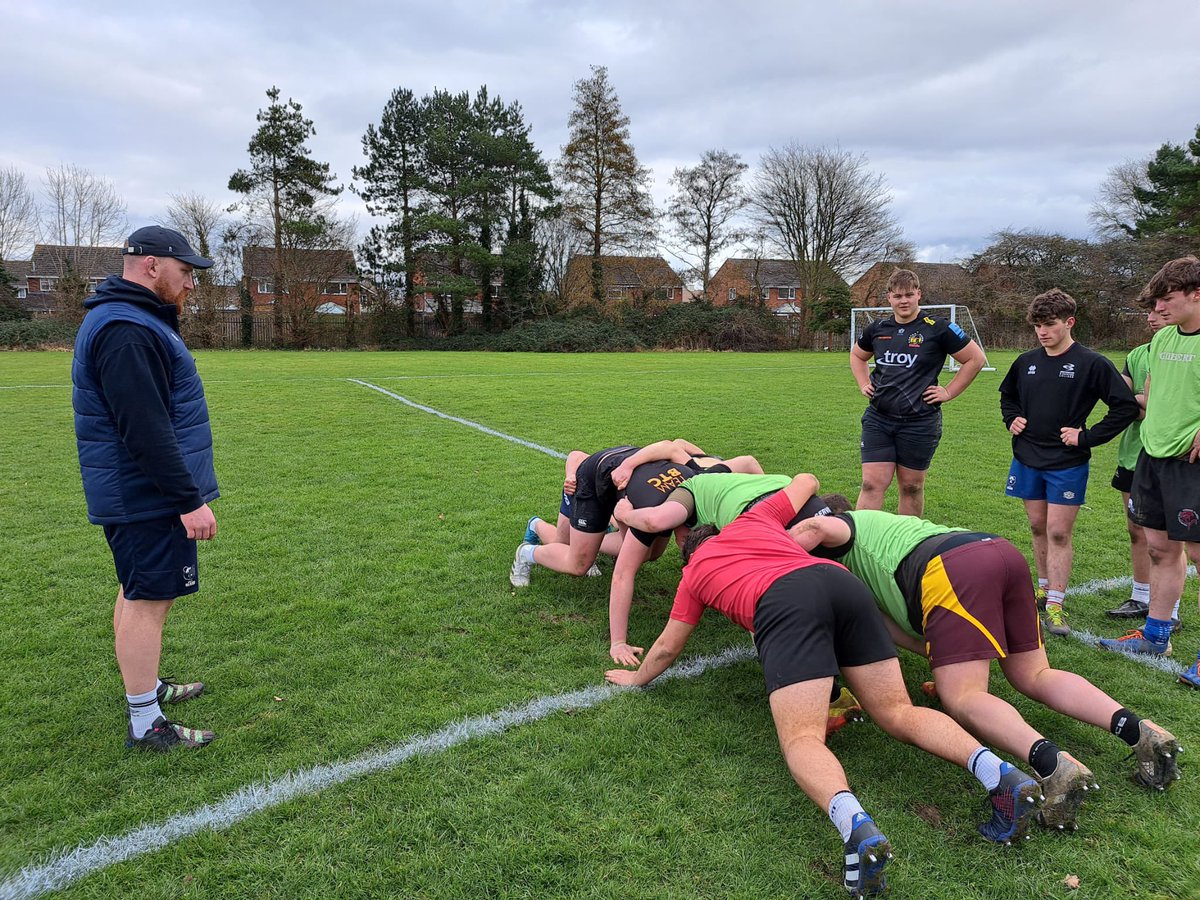 Fantastic to have <a href="/BristolBears/">Bristol Bears 🐻</a> player <a href="/JakeChunkz/">Jake Woolmore</a>  leading a coaching session for team btc men’s rugby yesterday🏉

#scrums #premiershiprugby #betterneverstops