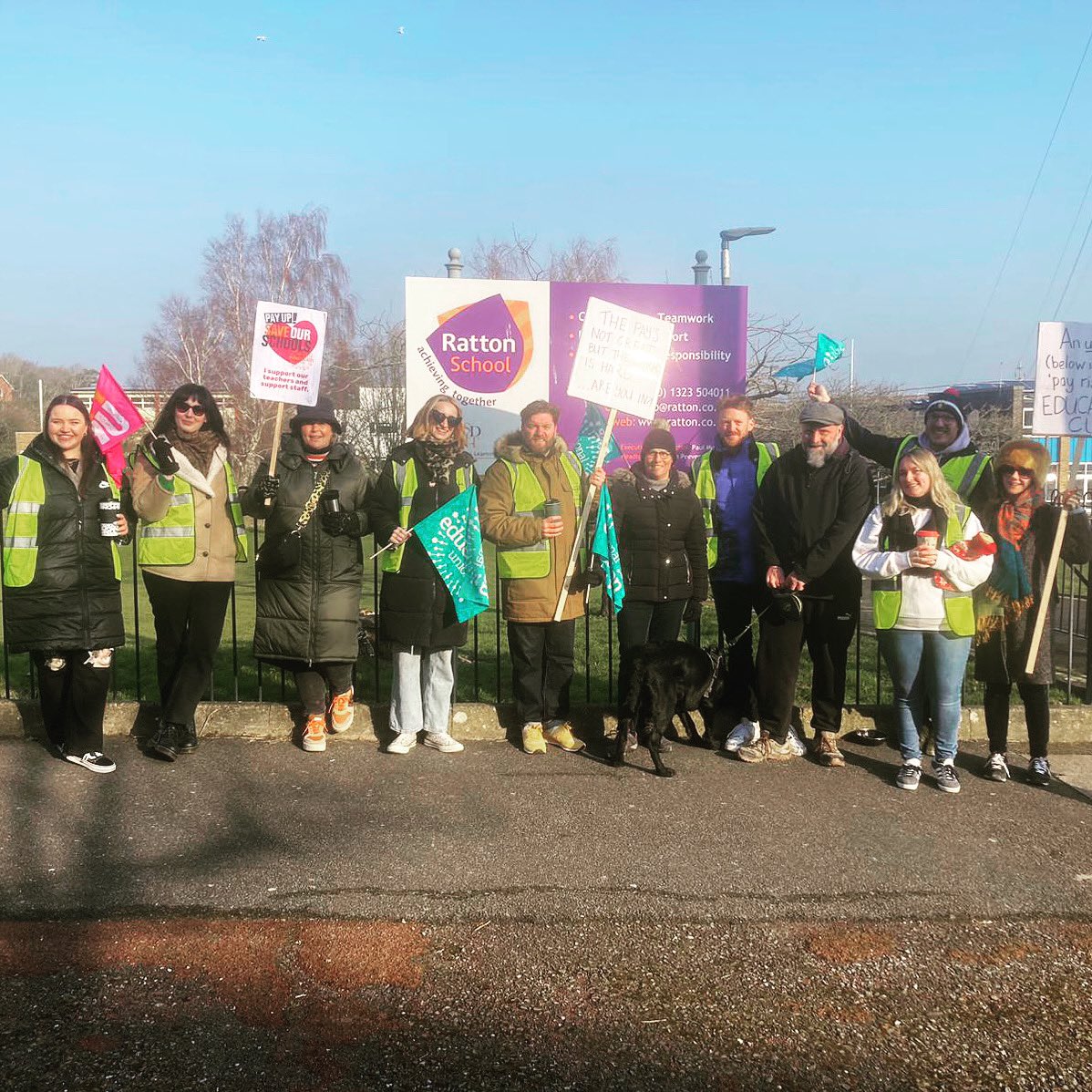 neu_lew's tweet photo. Well done to all the @NEUnion members standing up for education on the picket lines in #Lewes #Eastbourne and #Wealden district this morning! โ๏ธ
@SouthEastNEU #PayUp #SaveOurSchools #AskGillian #WhereIsTheOffer #Teacherstrike https://t.co/JAwikesWnt