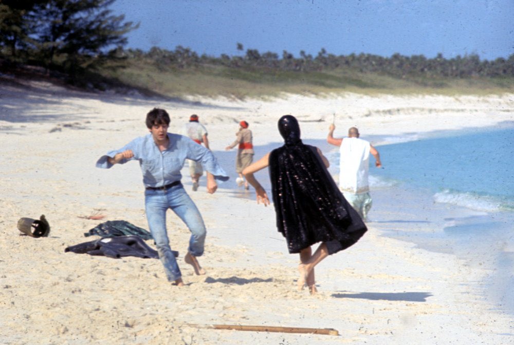 yesterdaypills's tweet photo. #filmingHelp
Il 2 marzo 1965 e i due giorni seguenti le riprese del film “Help!” dei #Beatles furono effettuate a Cabbage Beach, a Paradise Island, e a Victoria Beach a Rose Island. https://t.co/UcXFvE63Mx