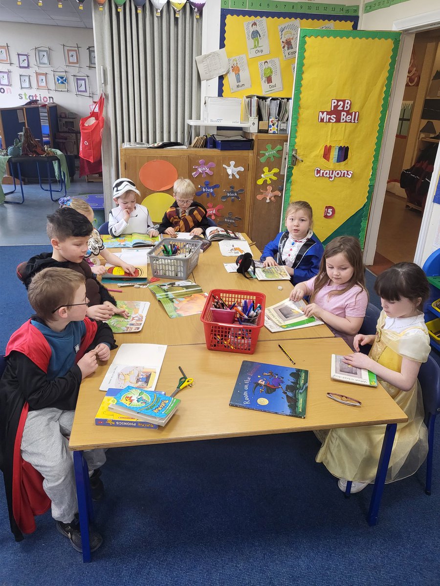 Miss Walker tweet media