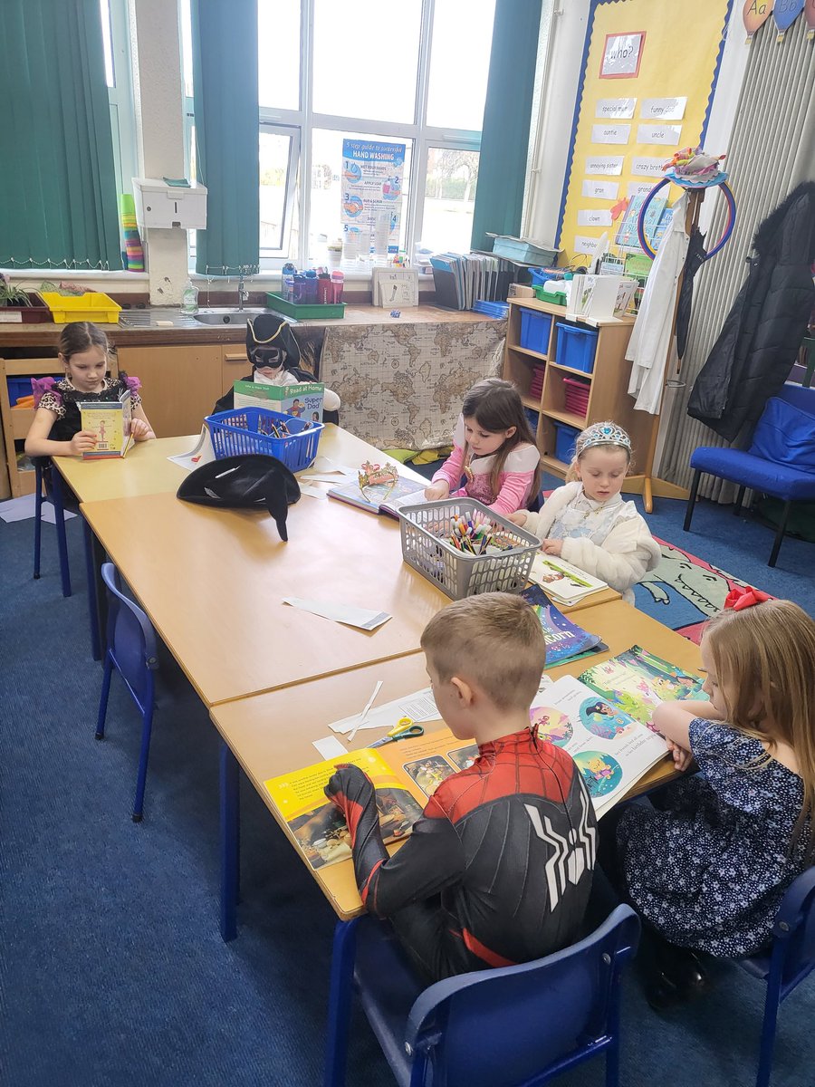 Miss Walker tweet media