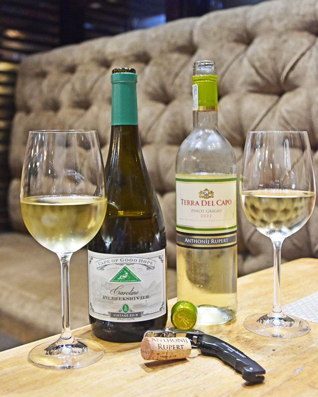 Lunch at #AntonijRupert #TerradelCapo
It had been rather a long time since we visited Franschhoek. Read on…
adamastorbacchus.blogspot.com/2023/03/lunch-…
@rupertwines  #FranschhoekRestaurant #Franschhoek #Italianfood #wine #winetasting #SouthAfricanWine #WesternCape #SouthAfrica