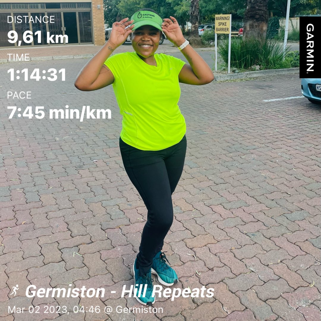 Thursday Hill Repeats done 🤸🏿‍♂️🏃🏽‍♀️🔥

#RunningWithSoleAC #RunningWithTumiSole #FetchYourBody2023 #onefootforward #socialrunner #hillrepeats