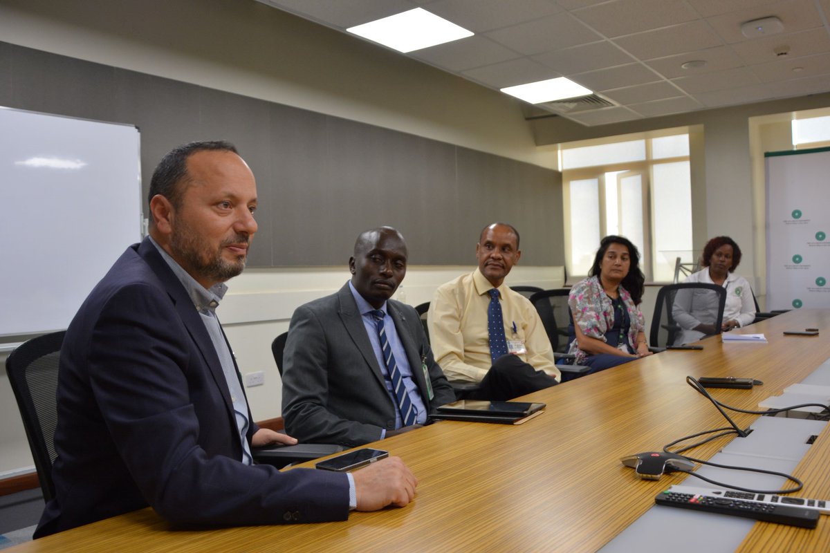 A team from AKU led by Dean, Prof @LukoyeAtwoli met with the Country Director of @JNJAfrica for Syria and the Sub-Saharan Region, Mr Bassem Haidari and his team, to explore potential partnerships between the two institutions with a focus on mental health care in the region.