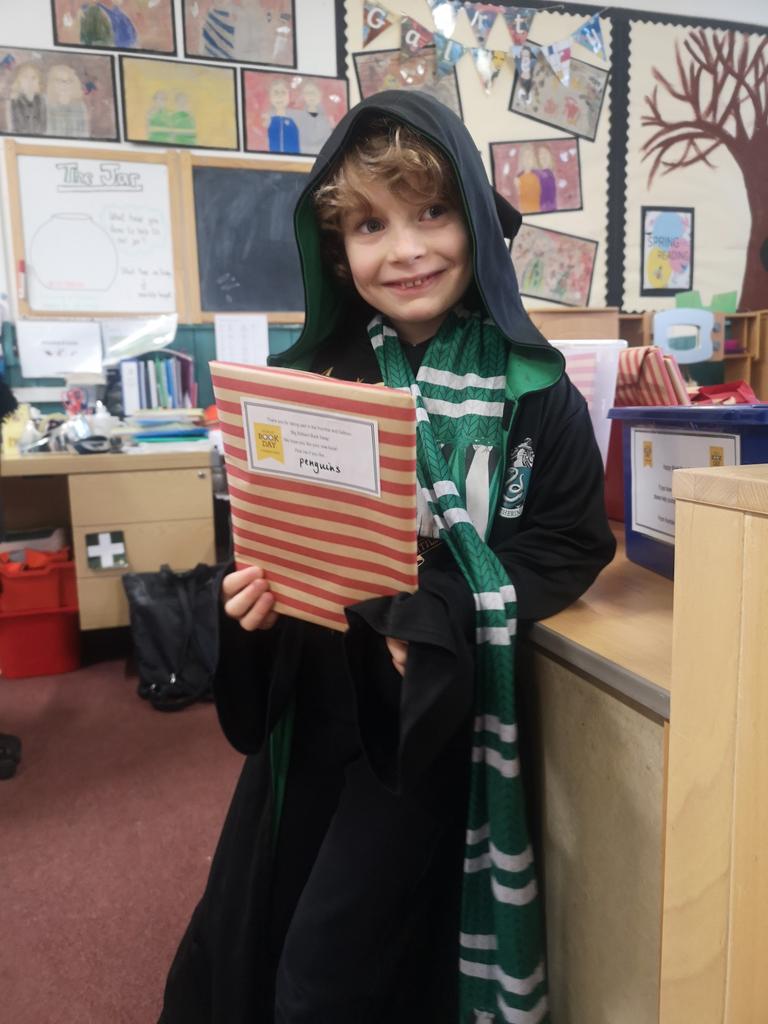 Thank you <a href="/HumbiePrimary/">HumbiePrimarySchool</a> for having us in this morning for <a href="/WorldBookDayUK/">World Book Day UK 📚</a>. It was lovely to do all your activities and spend time on school with this little wizard! Having opportunities to share learning in setting is so valuable and so appreciated. <a href="/Mrs_Veitch/">Mrs Veitch</a> @MrMcNeill_Learn