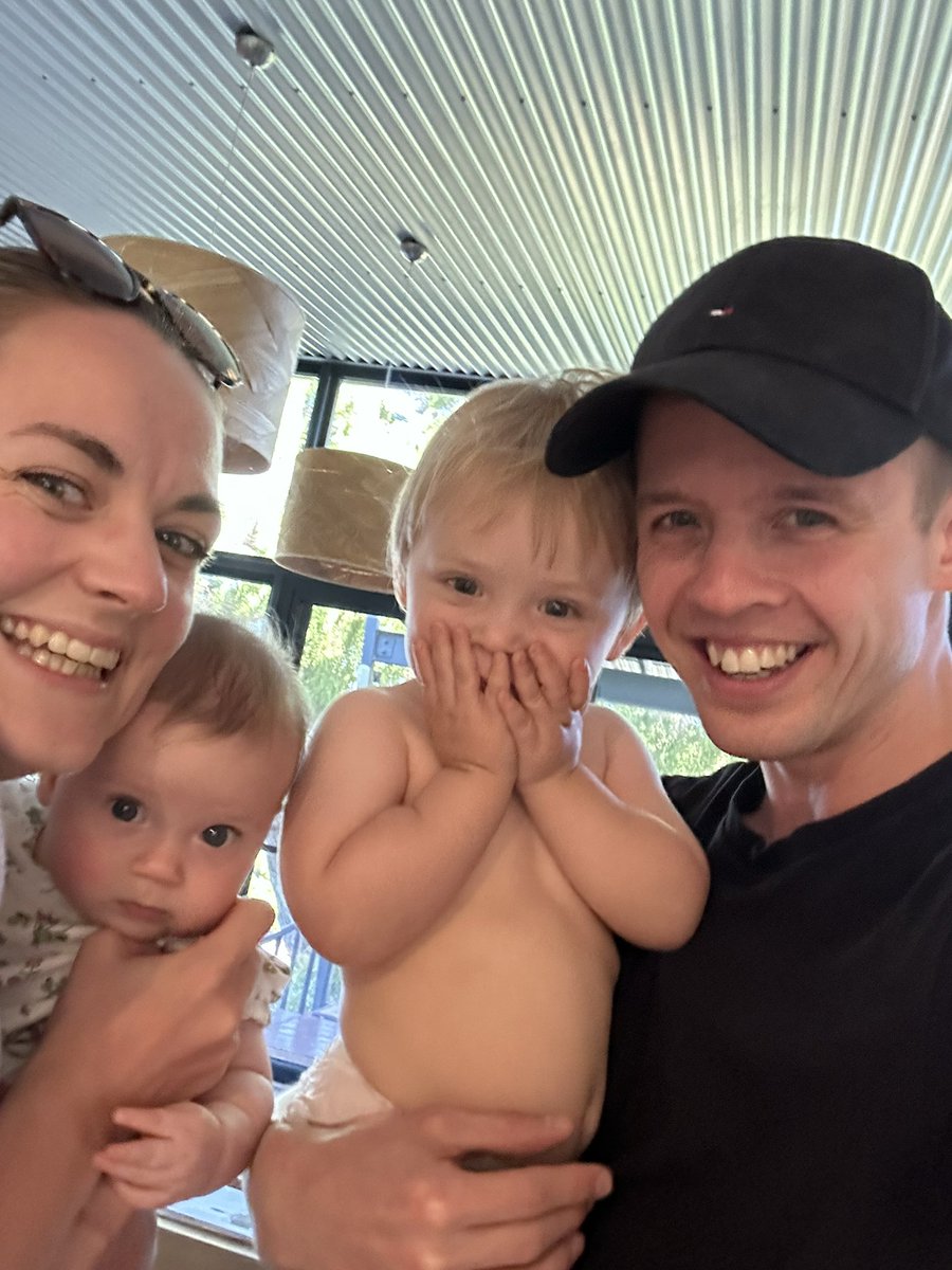 MarkChrisRowley's tweet photo. Part one of our Aus trip finished. Had the best time with the McCunns!!

Drove to Byron Bay today as we begin our Brisbane-Sydney road trip 🇦🇺 https://t.co/4au0evcDER