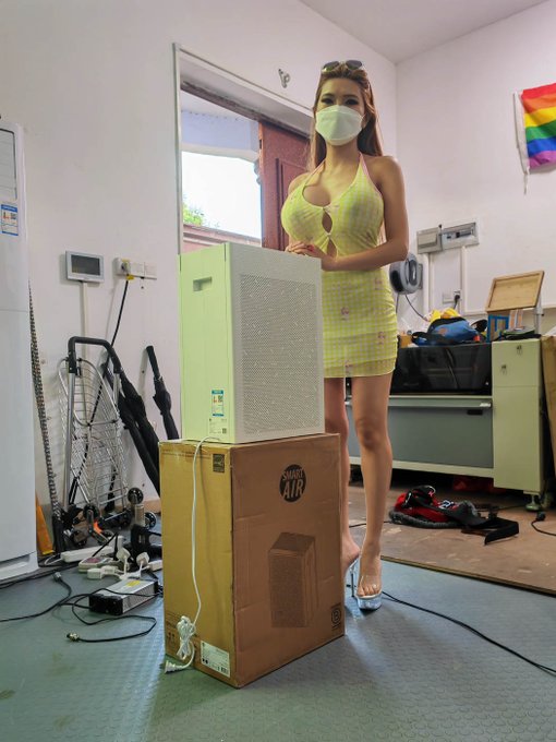 New @SmartAirFilters SA600 just arrived, e-thot for scale😁 Purchased, not a review unit.  So far- very<a class="tags" target="_blank" title="On Twitter" href="/?out=eyJ0eXAiOiJKV1QiLCJhbGciOiJIUzUxMiJ9.eyJpYXQiOjE3MjQ0MjQ2MDYsImlzcyI6InR3cG9ybnN0YXJzLmNvbSIsIm5iZiI6MTcyNDQyNDYwNiwiZXhwIjoxNzU1OTYwNjA2LCJyZWRpcmVjdF91cmwiOiJodHRwczovL3R3aXR0ZXIuY29tL1NtYXJ0QWlyRmlsdGVycyJ9.vvY9rCXeuxd21SrfdFbfFNoLcqntk-a-DBq6TYRinInMhU5nVnhLW56_CJTj2GE7EfK6dkFSwPxdJloj4wu9NQ">@SmartAirFilters</a>