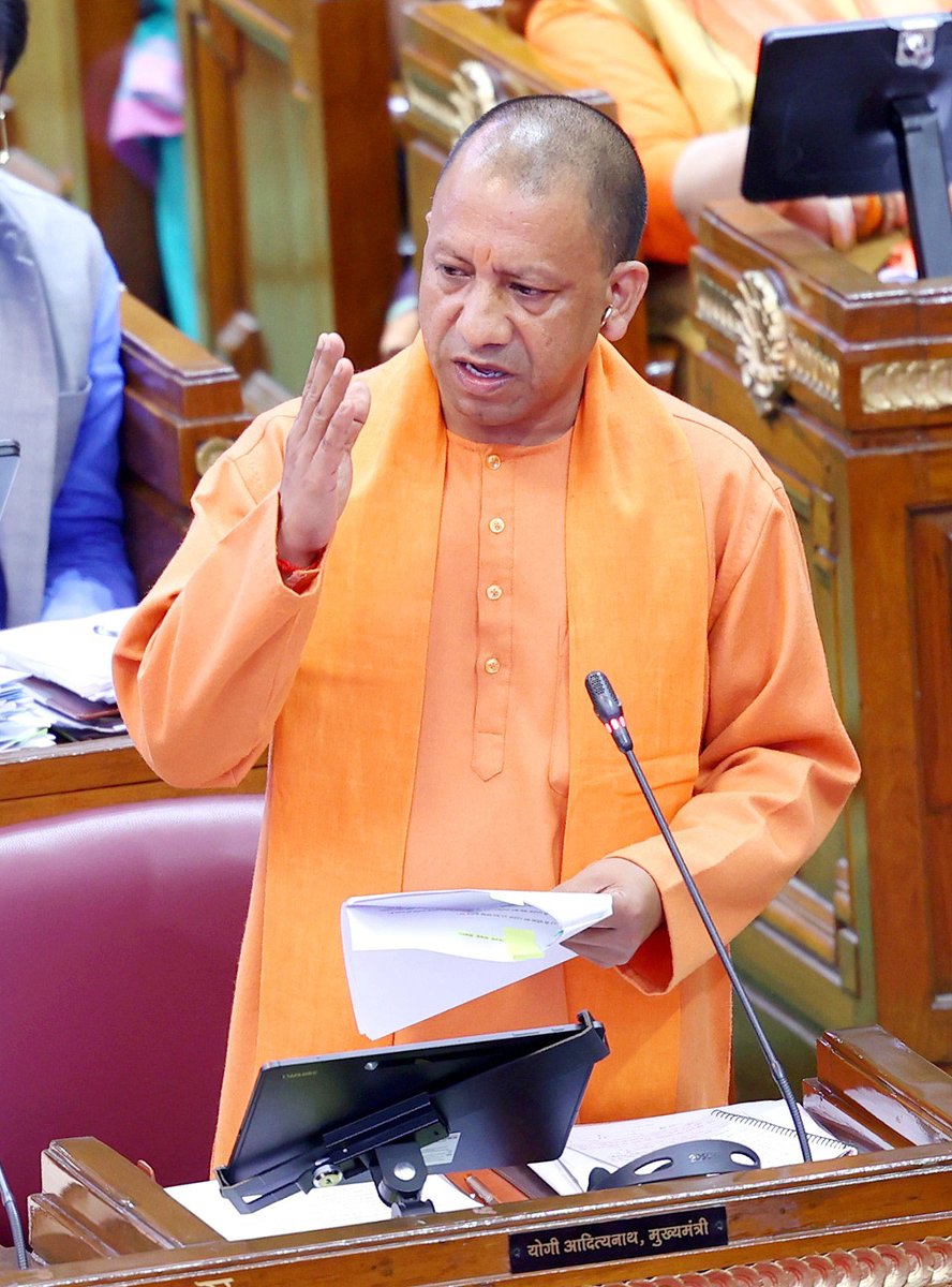 संत और बसंत मेंएक ही समानता हैजब बसंत आता हैतो प्रकृति सुधर जाती हैजब संत आते है तो संस्कृति सुधर जातीहै आदरणीय जी से विनती है की शिक्षामित्रों की स्थिति सुधारने मे अब विलंब ना करे🙏
<a href="/Aamitabh2/">Amitabh Agnihotri</a>
<a href="/myogiadityanath/">Yogi Adityanath</a> 
<a href="/thisissanjubjp/">Sandeep Singh</a> 
<a href="/AmitShah/">Amit Shah</a> 
<a href="/narendramodi/">Narendra Modi</a> 
<a href="/UPTakOfficial/">UP Tak</a>