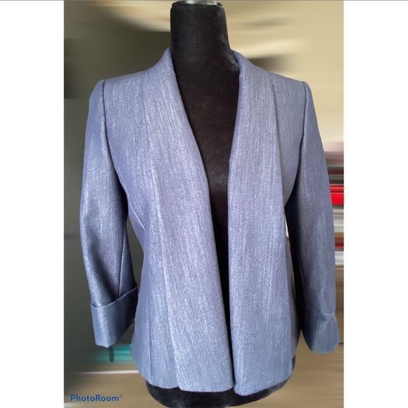 BelowBlink's tweet photo. So good I had to share! Check out all the items I'm loving on @Poshmarkapp #poshmark #fashion #style #shopmycloset #tahari #sedigions: https://t.co/ZLdVUI33M6 https://t.co/Jfo5NaD68P
