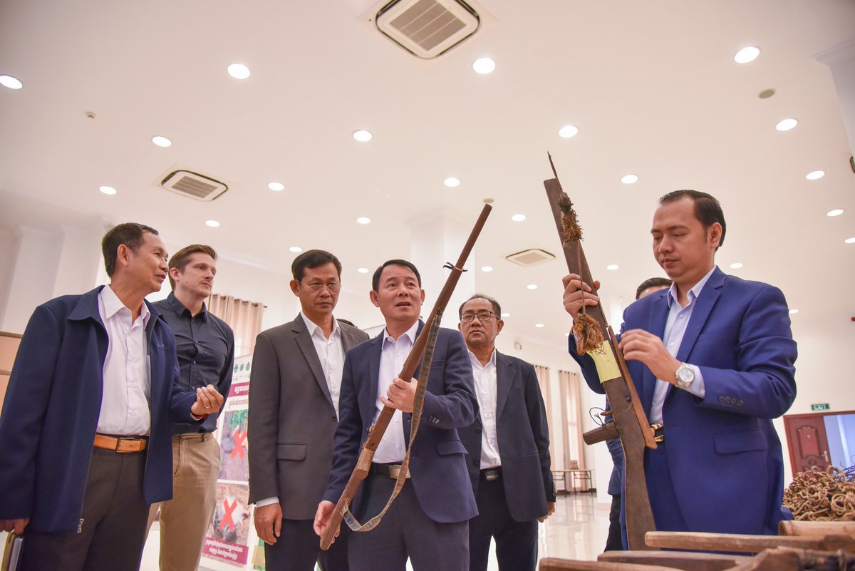 pheaktraneth's tweet photo. Press Conference on #ZeroSnaring campaign phase 2 to provide safe habitats to wildlife, reduce the number of #snares from the protected areas in #Cambodia. Around 100 000 snares had been removed, saving many #wildlife in the forests. https://t.co/GIVTsUQaYm