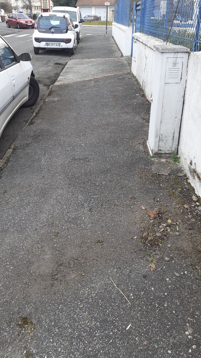 TAPAJPau's tweet photo. La vidéo en direct du chantier comme tout les jeudis matin avec les lutins de Pau.
#letravailcestlasantetoutca #jeunes #inclusion #precarite #tapaj #Pau @Ville_Pau,  @TAPAJFrance @Mission Locale Pau @LaRepDpyrenees https://t.co/eKK27UfG9t