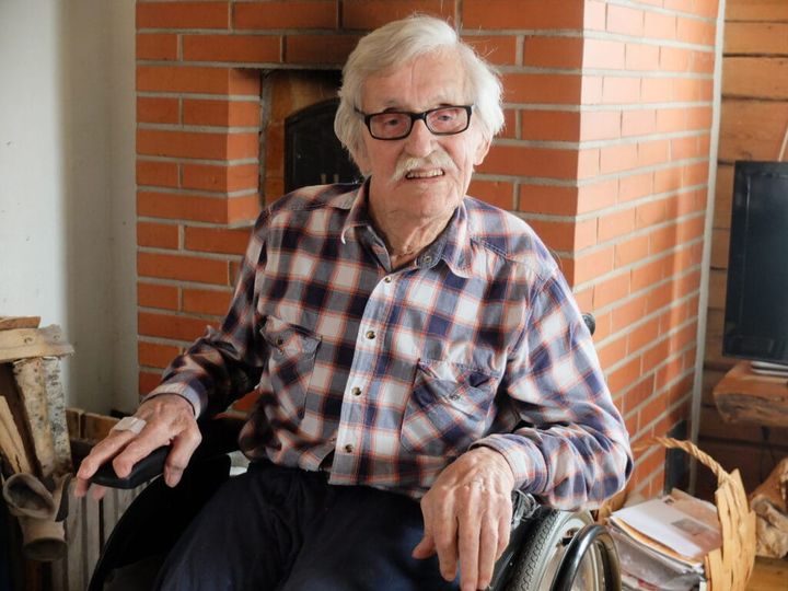 Julkistimme Kalevalan päivän juhlassamme Runolauluapurahan haettavaksi. 
Säestyksettömän laulun apuraha (1000€) haluaa kannustaa luoviin musiikkiesityksiin. Ehdota säestyksettömän laulun esitystäsi apurahan saajaksi 31.5.2023. Lisätietoja ja hakulomake: juminkeko.fi/tapahtumat/run…