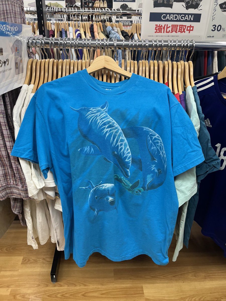DoSayWhatDoSay's tweet photo. 大阪でも通常運転でブックオフに行った所、ヨネダ2000と同じTシャツを購入することができた https://t.co/FHQreM4QMk