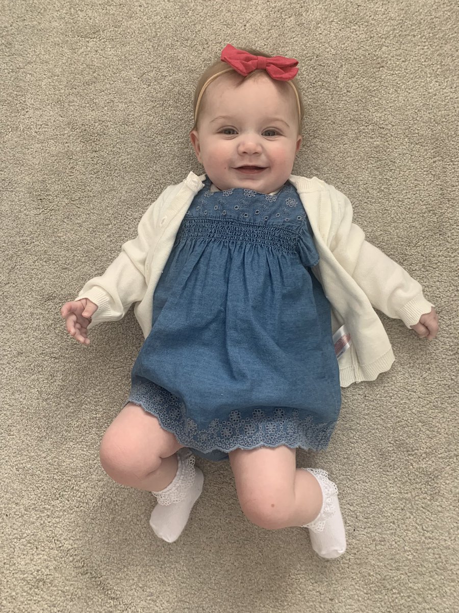 MrsWhileYear4's tweet image. guess who 👧🏻📚❣️