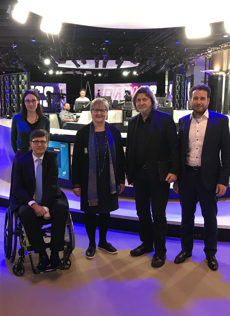 Ich trauere um ihn, mein guter Parteikollegen Herr Achim Zeller der im <a href="/Europarl_DE/">Europaparlament</a> mit viel Engagement geleistet hat. Wir haben gut zusammengearbeitet uns viel ausgetauscht.Mein herzliches Beileid an die Familie. Möge er in Frieden ruhen und sein Spur bleibt in unseren Herzen🕯️