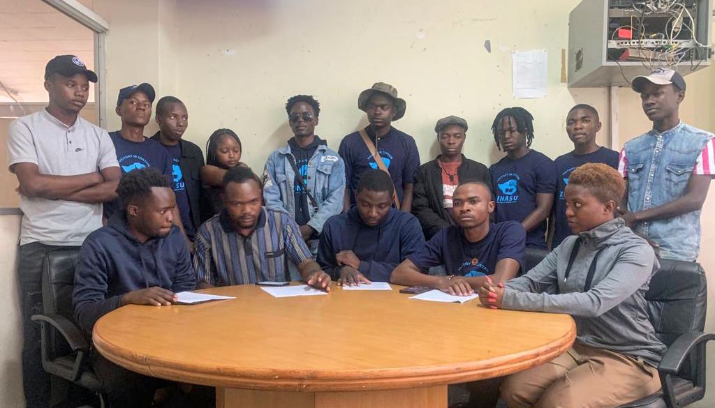 Zinasuzim's tweet image. REJUVENATING THE STUDENT MOVEMENT TO RESPOND TO THE EDUCATION CRISIS.

#ZinasuLives
#FeesMustFall
#StudentsVote
#RegisterToVoteZW