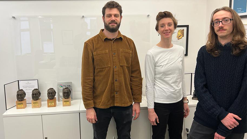griersontrust's tweet photo. We love to see #GriersonDocLab worlds collide 🤩

Will from our #Editing scheme, Louise from #ProductionManagement and Arnold from the Grierson DocLab core initiative (all 2022 iterations!) are currently working together at @RoganProduction 🙌

@arnietr @MeltTheFly @NetflixUK https://t.co/NL3tdmDAtK