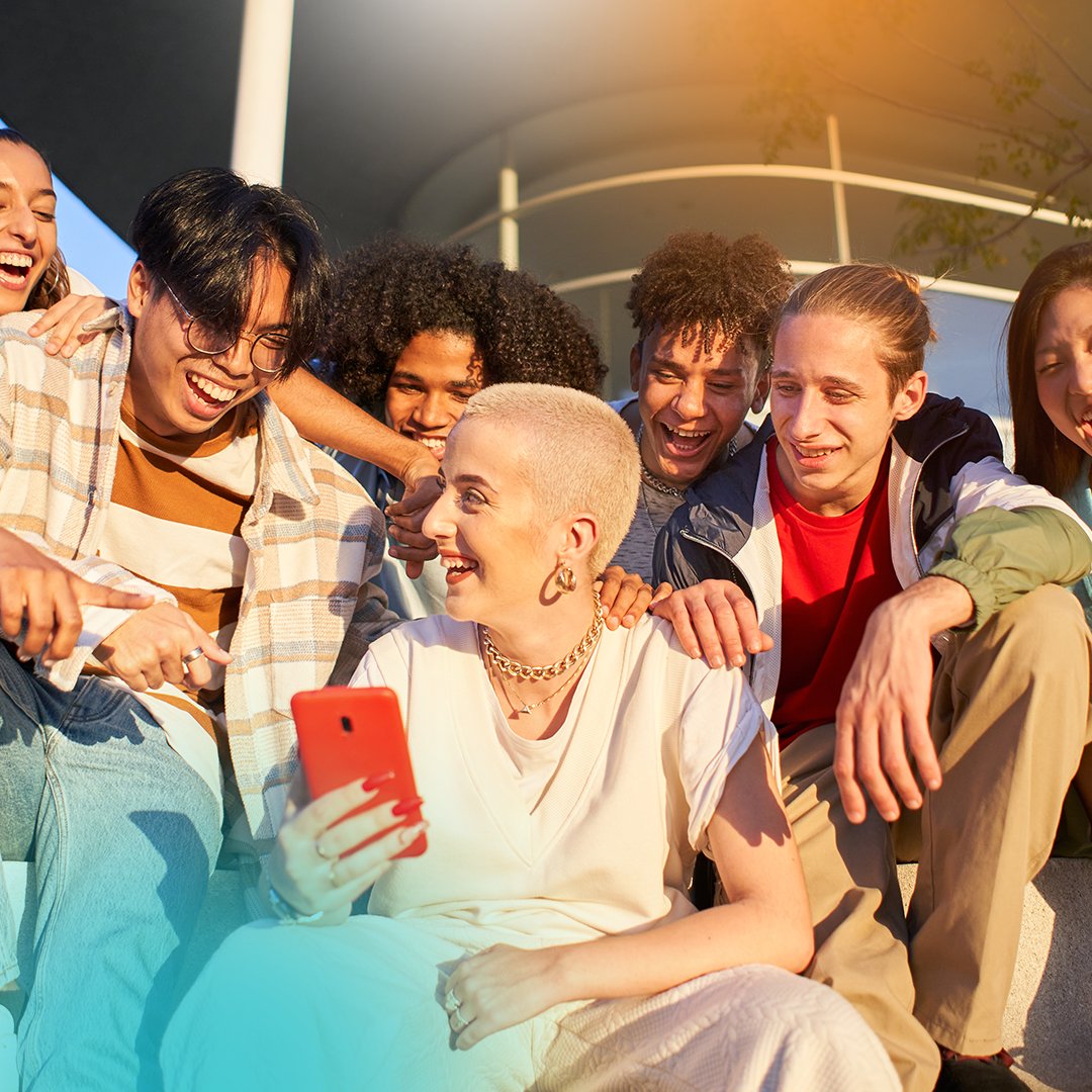 Culturally agile, self-educated and highly all-inclusive, Gen Z will define beauty for the next decade. 💡 Here are a few important considerations for beauty brands as they vie for the attention, trust, and loyalty of this generation: hubs.li/Q01DWSqx0